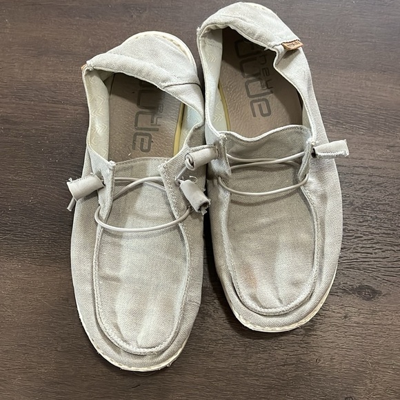 Hey Dudes‎ - Picture 3 of 5